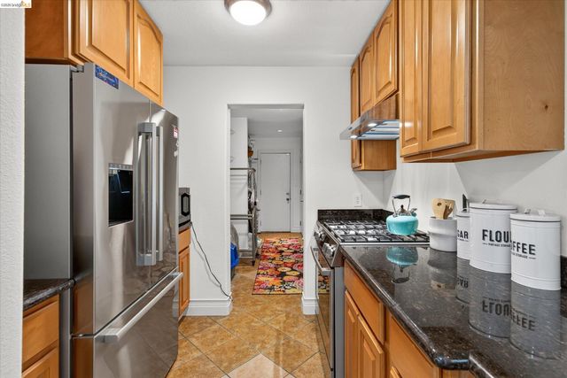 7925 Greenly, Oakland, CA 94605