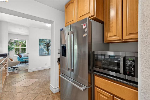 7925 Greenly, Oakland, CA 94605