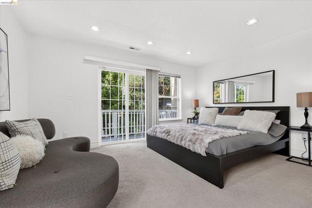 7925 Greenly, Oakland, CA 94605