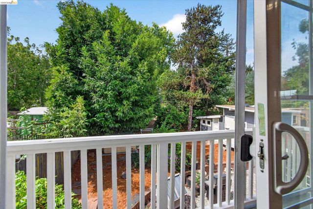 7925 Greenly, Oakland, CA 94605