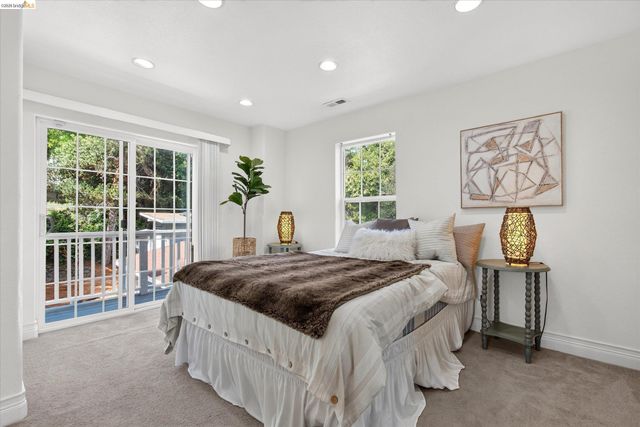 7925 Greenly, Oakland, CA 94605