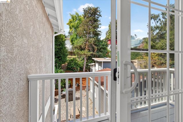 7925 Greenly, Oakland, CA 94605