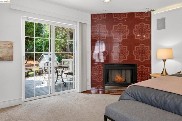 7925 Greenly, Oakland, CA 94605