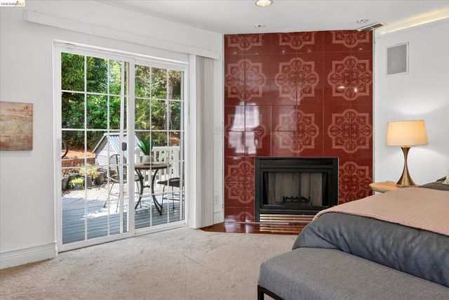 7925 Greenly, Oakland, CA 94605