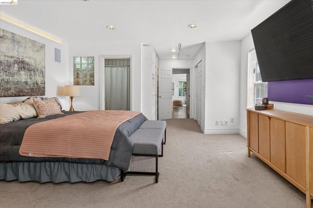 7925 Greenly, Oakland, CA 94605