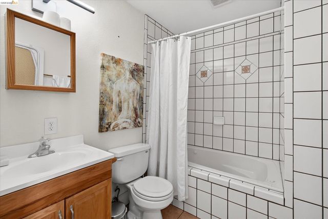 7925 Greenly, Oakland, CA 94605
