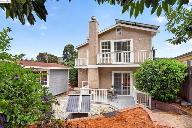 7925 Greenly, Oakland, CA 94605