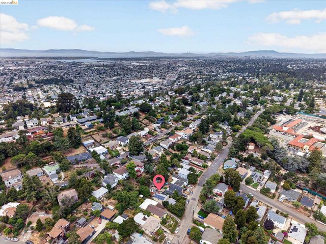 7925 Greenly, Oakland, CA 94605