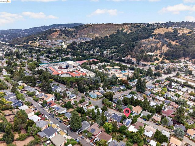 7925 Greenly, Oakland, CA 94605