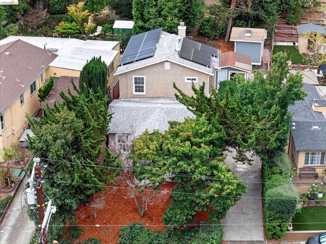7925 Greenly, Oakland, CA 94605