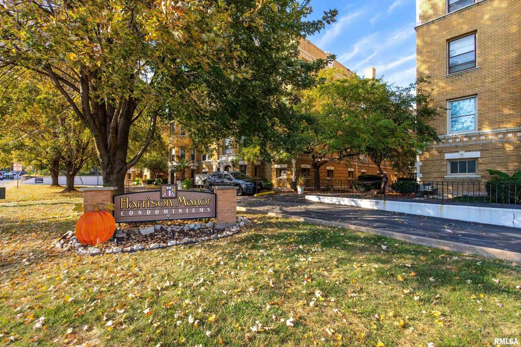 2504 N Harrison St Apt D2, Davenport, IA 52803