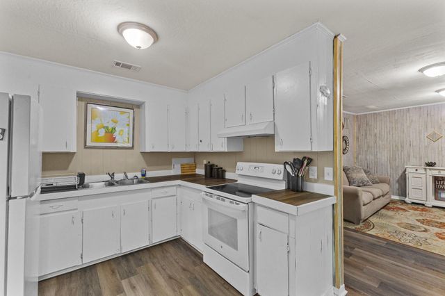 103 East St., Purvis, MS 39475