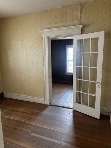 31 Lawrence Ave, Boston, MA 02121