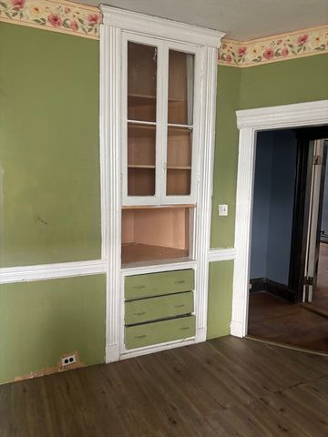 31 Lawrence Ave, Boston, MA 02121