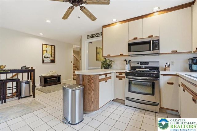 9 Aspen Court, Forks Twp, PA 18040