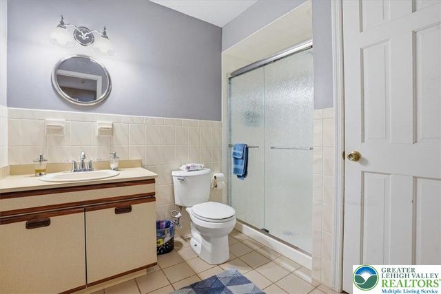 9 Aspen Court, Forks Twp, PA 18040