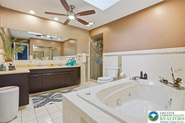 9 Aspen Court, Forks Twp, PA 18040