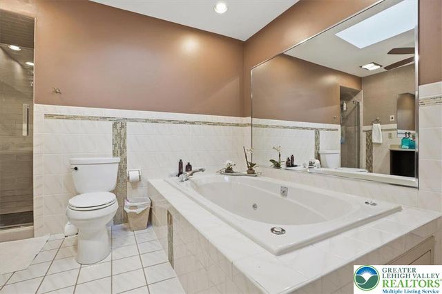 9 Aspen Court, Forks Twp, PA 18040