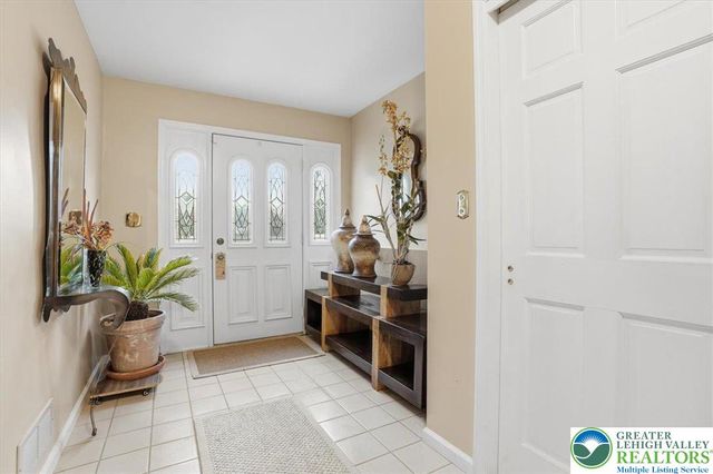 9 Aspen Court, Forks Twp, PA 18040