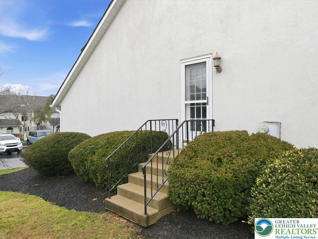 9 Aspen Court, Forks Twp, PA 18040