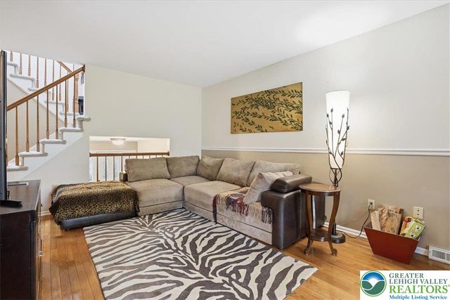 9 Aspen Court, Forks Twp, PA 18040