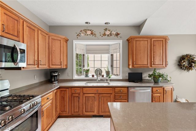 2137 Waters Edge Drive, Westlake, OH 44145