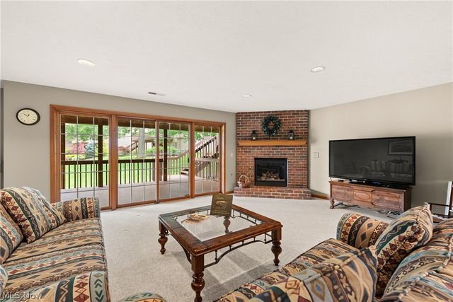 2137 Waters Edge Drive, Westlake, OH 44145