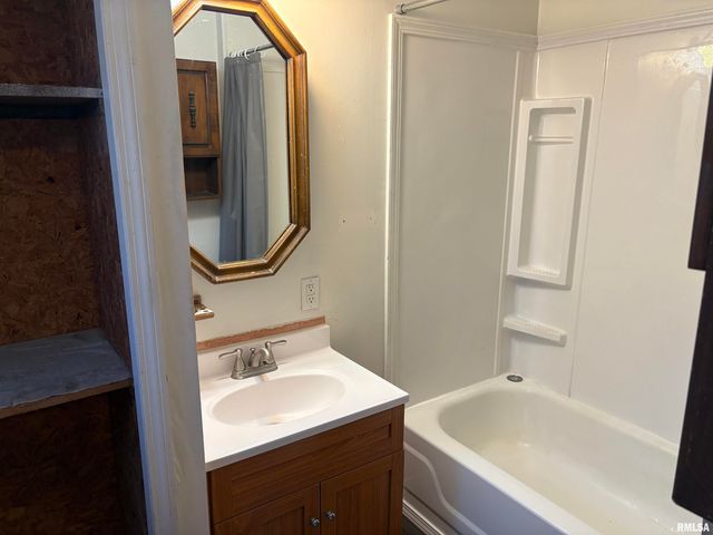 1410 S CHERRY Street, Centralia, IL 62801