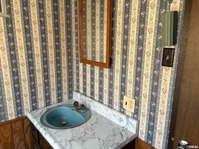 1410 S CHERRY Street, Centralia, IL 62801