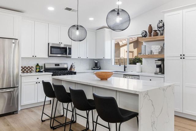 79381 Sierra Vista, La Quinta, CA 92253