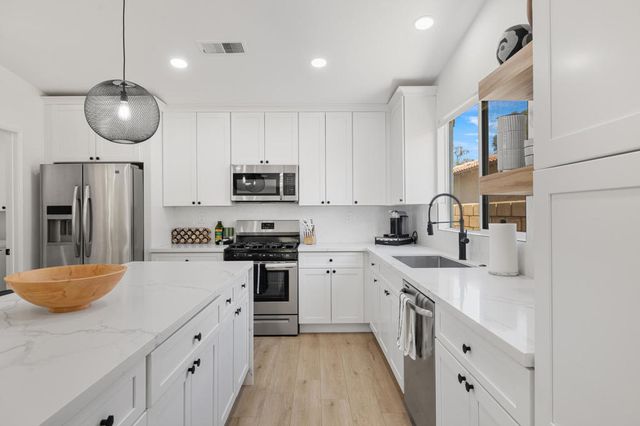 79381 Sierra Vista, La Quinta, CA 92253