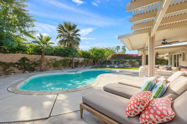 79381 Sierra Vista, La Quinta, CA 92253