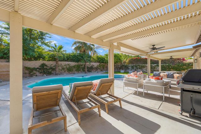 79381 Sierra Vista, La Quinta, CA 92253