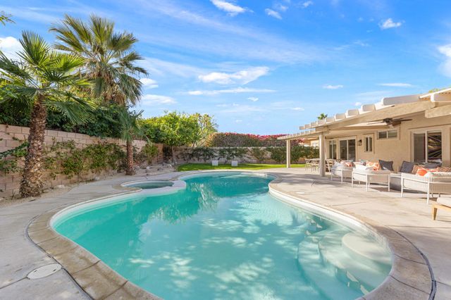 79381 Sierra Vista, La Quinta, CA 92253