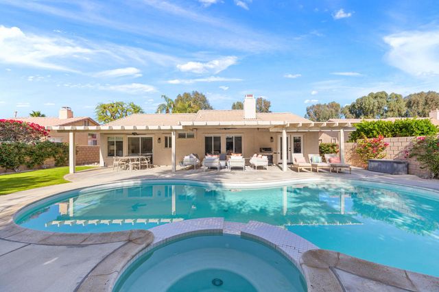 79381 Sierra Vista, La Quinta, CA 92253