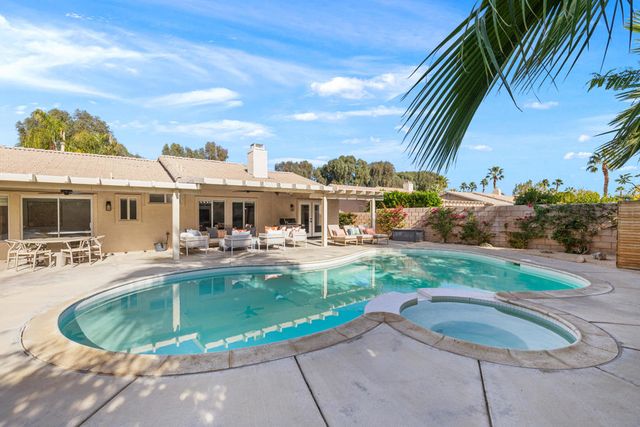 79381 Sierra Vista, La Quinta, CA 92253