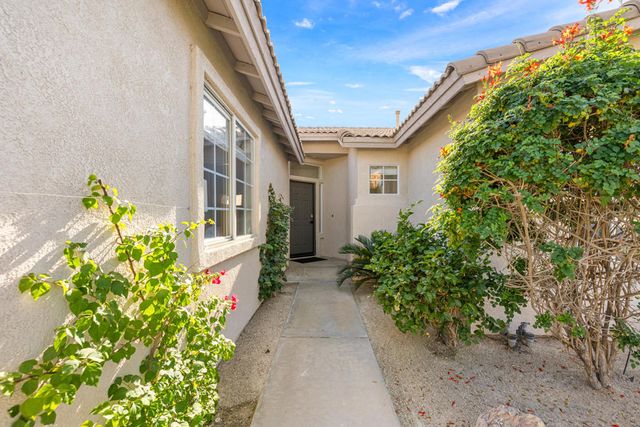 79381 Sierra Vista, La Quinta, CA 92253