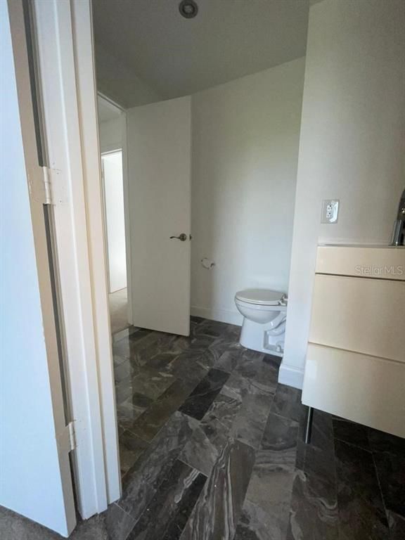 Image 12 of property listing at 5140 CONROY ROAD 37, Orlando, FL 32811