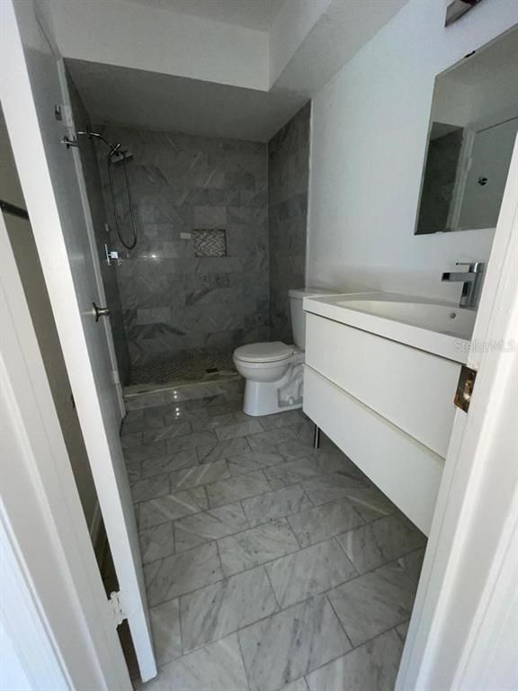 Image 16 of property listing at 5140 CONROY ROAD 37, Orlando, FL 32811