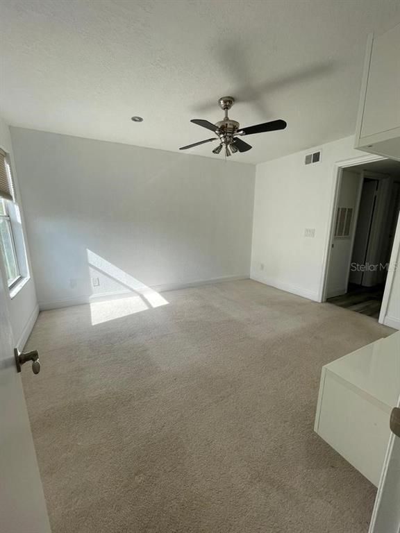 Image 18 of property listing at 5140 CONROY ROAD 37, Orlando, FL 32811