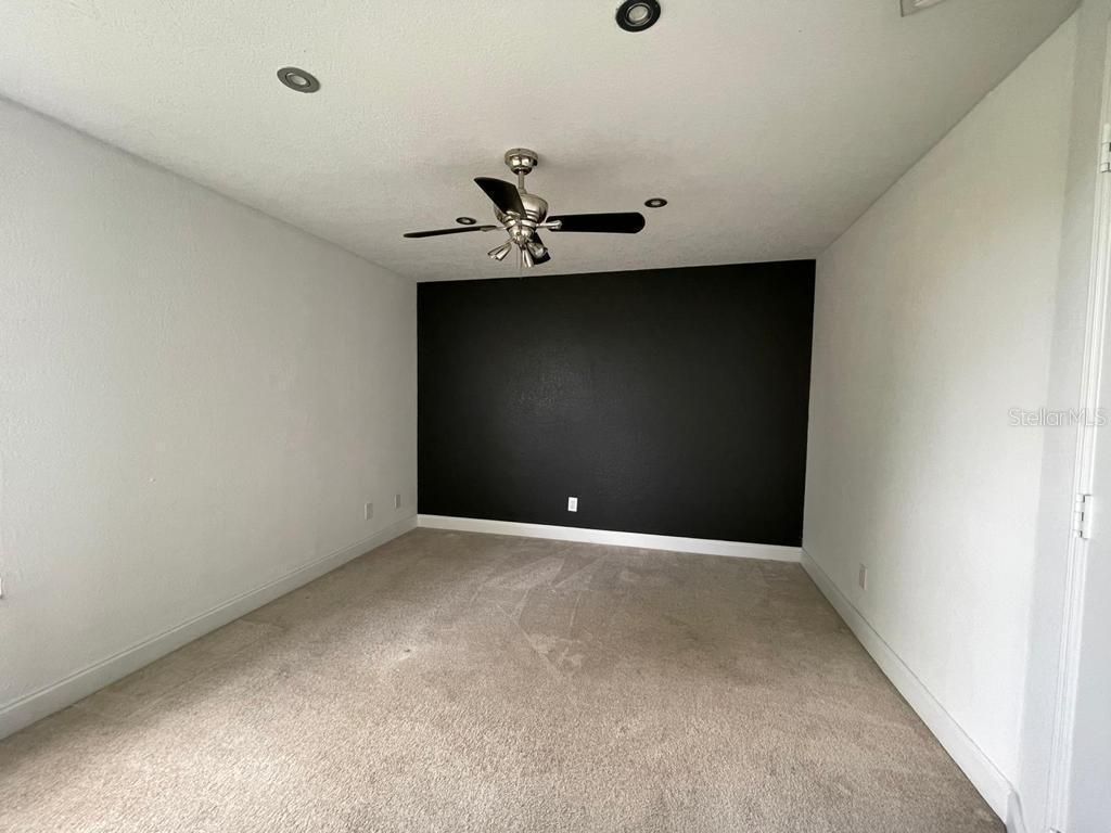 Image 9 of property listing at 5140 CONROY ROAD 37, Orlando, FL 32811