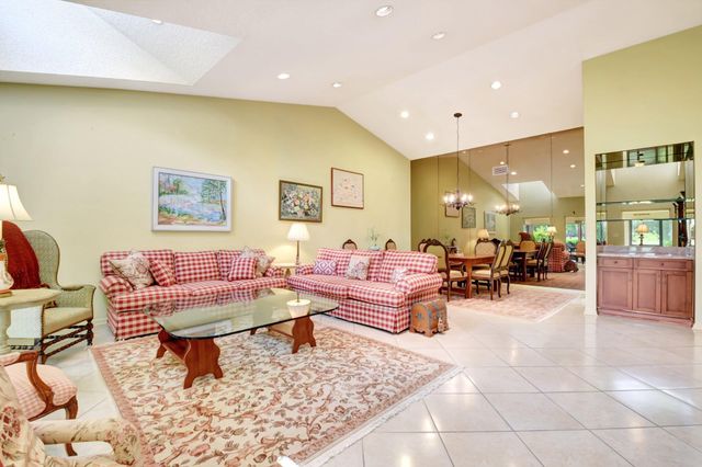 6749 Versailles Court 6749, Lake Worth, FL 33467