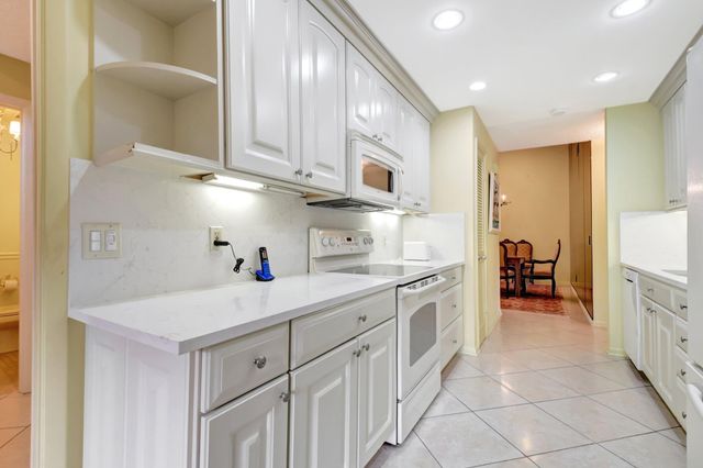 6749 Versailles Court 6749, Lake Worth, FL 33467