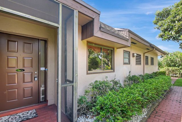 6749 Versailles Court 6749, Lake Worth, FL 33467