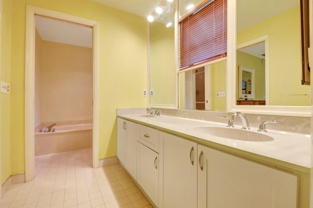 6749 Versailles Court 6749, Lake Worth, FL 33467