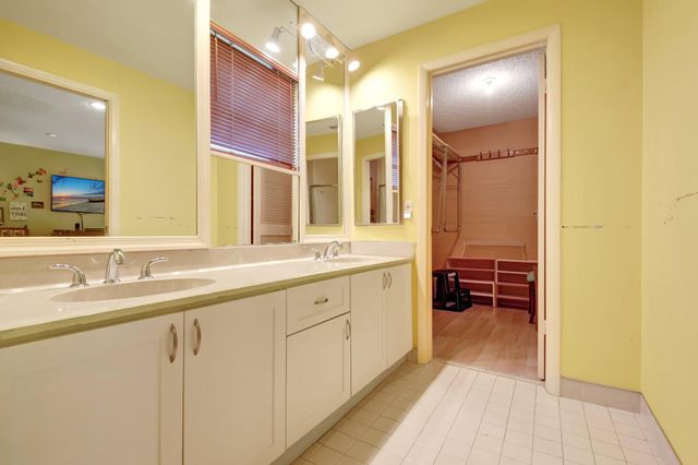 6749 Versailles Court 6749, Lake Worth, FL 33467