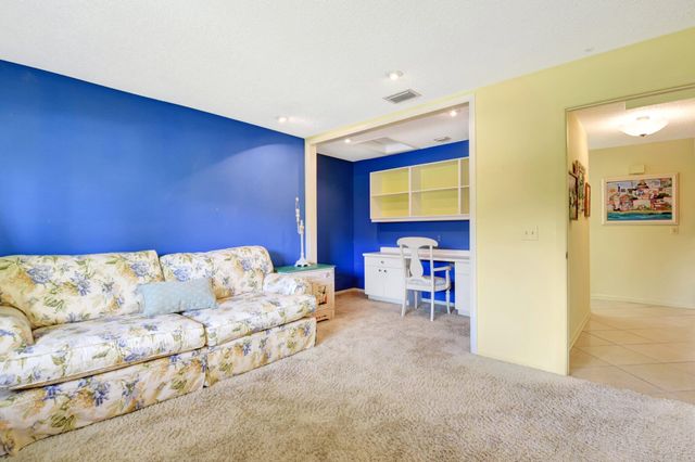 6749 Versailles Court 6749, Lake Worth, FL 33467