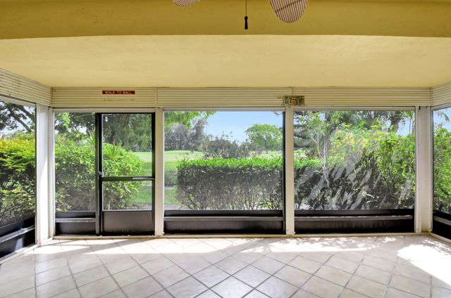 6749 Versailles Court 6749, Lake Worth, FL 33467