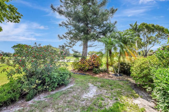 6749 Versailles Court 6749, Lake Worth, FL 33467