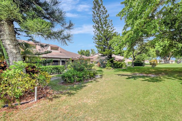 6749 Versailles Court 6749, Lake Worth, FL 33467